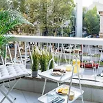 Bright - Location - Balcony
