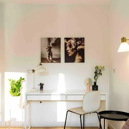 Bright - Location - Balcony *