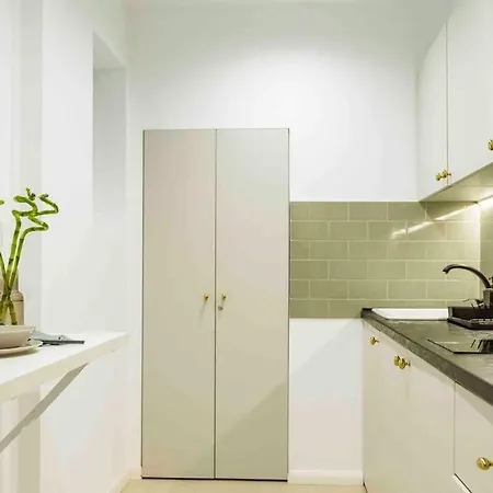 Bright - Location - Balcony