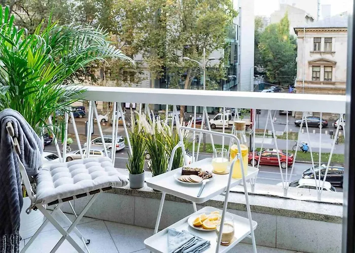 Bright - Location - Balcony