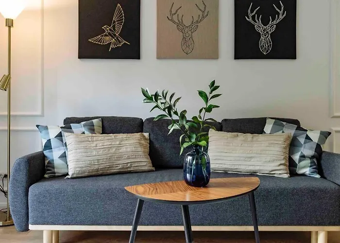 Bright - Location - Balcony Apartament *