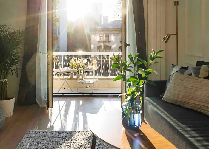 Bright - Location - Balcony * Bucureşti