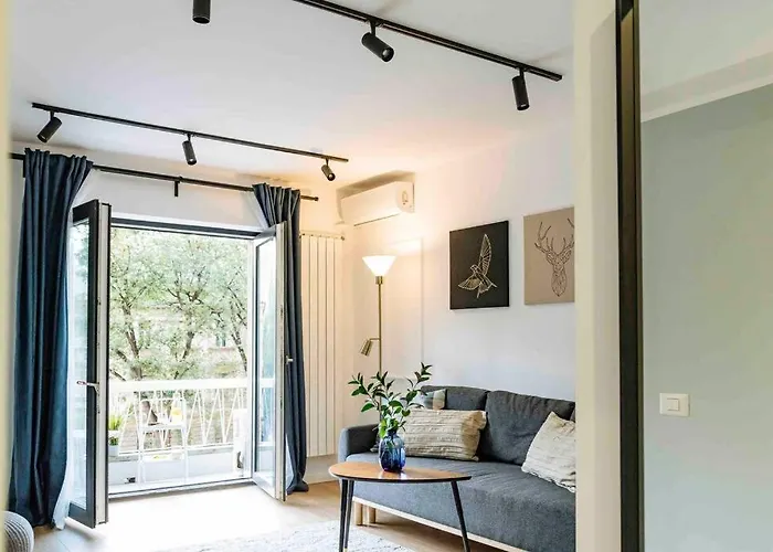 Bright - Location - Balcony *