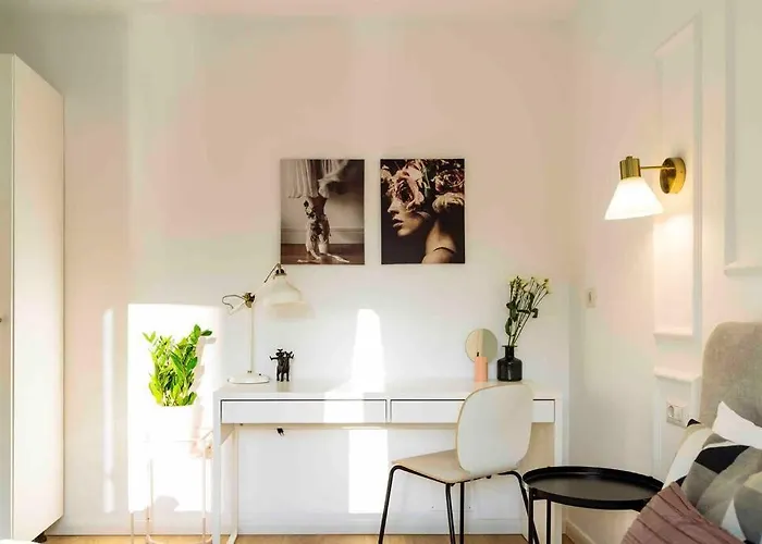 Bright - Location - Balcony *